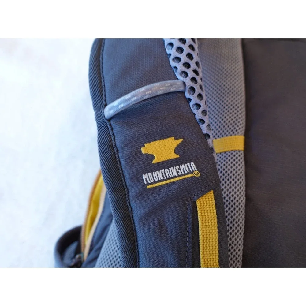 Mountainsmith Clear Creek 18L Hiking Camping School Work Laptop Daypack Backpack
